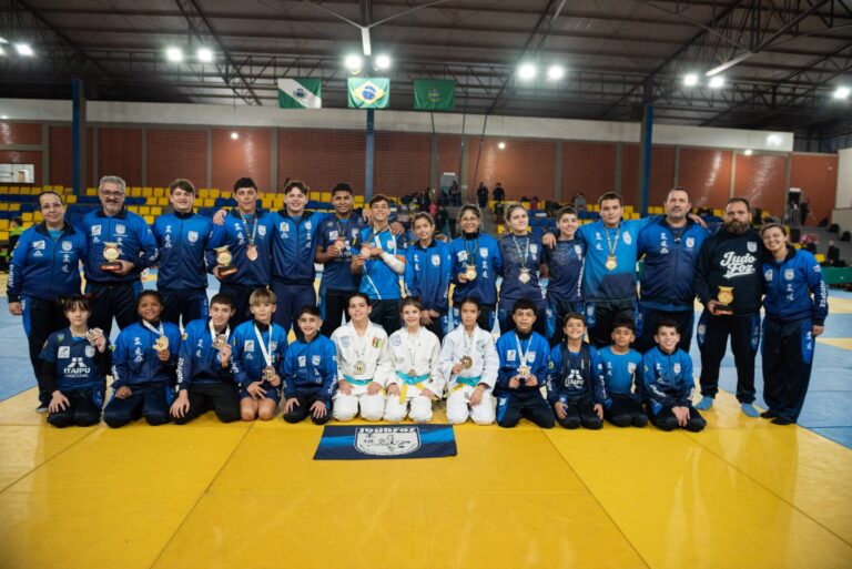 Judofoz conquista 14 medalhas e se destaca em competição estadual no Paraná