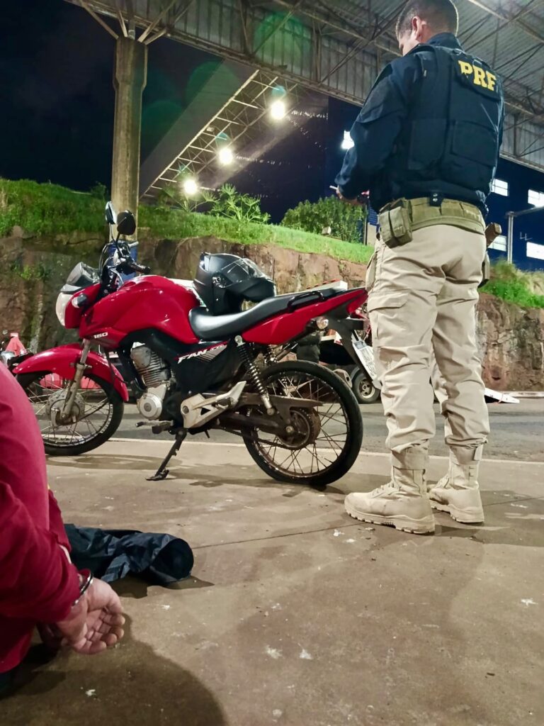 PRF recupera moto roubada na Ponte da Amizade