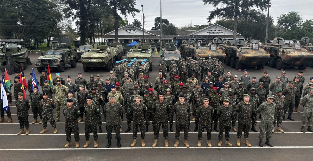 Exercício Felino reúne 700 militares em Foz